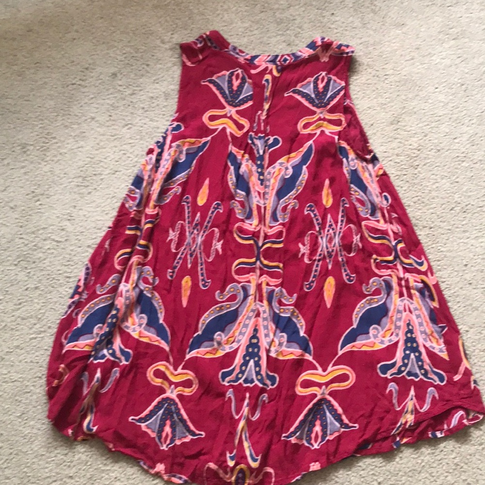 Xhilaration woman’s small sleeveless blouse